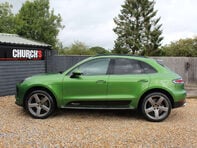 Porsche Macan 2.0 Macan Semi-Auto 4WD 5dr 18