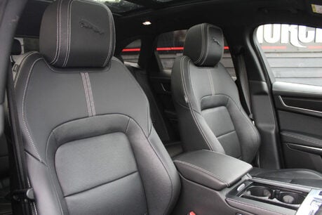 Jaguar F-Pace 2.0 F-Pace R-Dynamic Black D MHEV AWD Auto 4WD 5dr 7