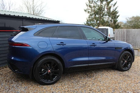 Jaguar F-Pace 2.0 F-Pace R-Dynamic Black D MHEV AWD Auto 4WD 5dr 10