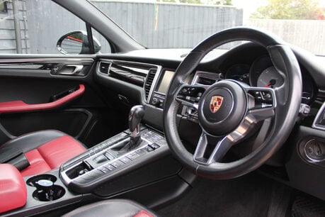 Porsche Macan 3.0 Macan S D Semi-Auto 4WD 5dr 5