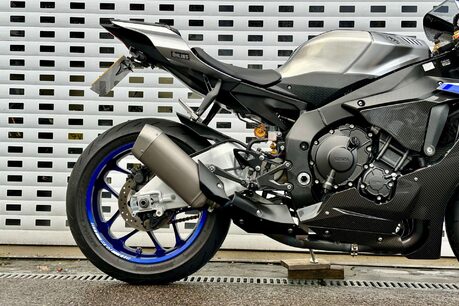 Yamaha Yzf 1.0 YZF R1M 28