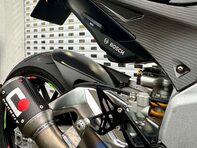 Aprilia RSV 1.1 RSV 4 1100 Factory 27