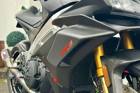 Aprilia RSV 1.1 RSV 4 1100 Factory 44