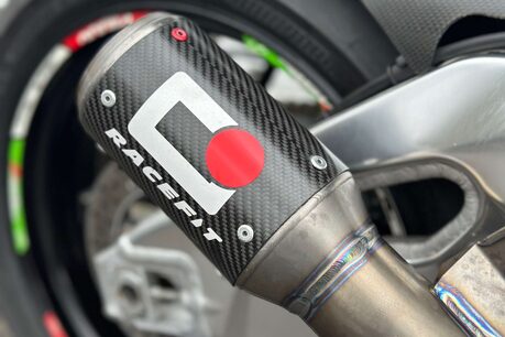 Aprilia RSV 1.1 RSV 4 1100 Factory 9