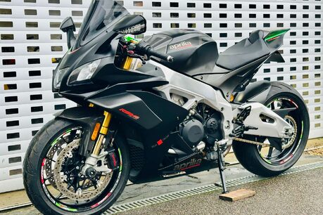 Aprilia RSV 1.1 RSV 4 1100 Factory 29