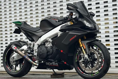Aprilia RSV 1.1 RSV 4 1100 Factory 2