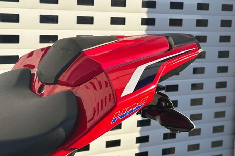 Honda CBR 1000 Super Sports Petrol Manual Euro 4 (192 ps) 20