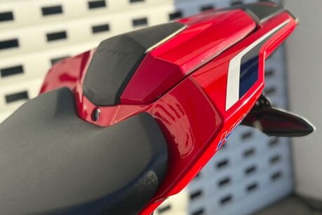 Honda CBR 1000 Super Sports Petrol Manual Euro 4 (192 ps) 29