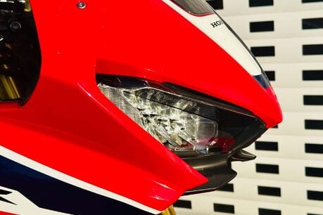 Honda CBR 1000 Super Sports Petrol Manual Euro 4 (192 ps) 23