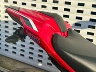 Honda CBR 1000 Super Sports Petrol Manual Euro 4 (192 ps) 10