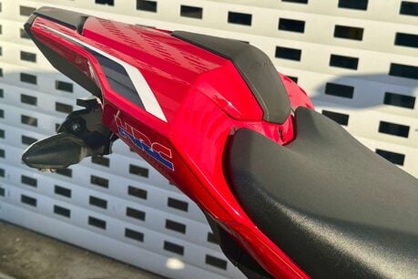 Honda CBR 1000 Super Sports Petrol Manual Euro 4 (192 ps) 10