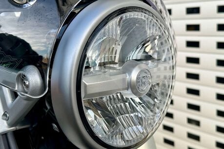 Royal Enfield Super Meteor 0.6 Super Meteor 650 12