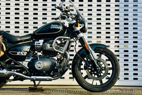 Royal Enfield Super Meteor 0.6 Super Meteor 650 7