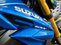 Suzuki GSX 0.7 GSXS 750 Z Phantom 4