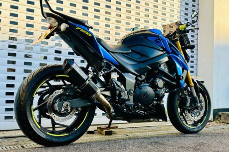 Suzuki GSX 0.7 GSXS 750 Z Phantom 24