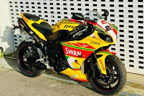 Yamaha YZF R1 YZF R1 SWAN RACING 23