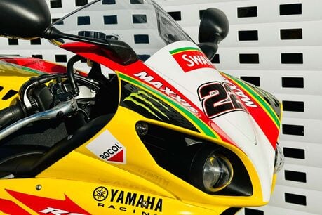 Yamaha YZF R1 YZF R1 SWAN RACING 33