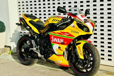 Yamaha YZF R1 YZF R1 SWAN RACING 19