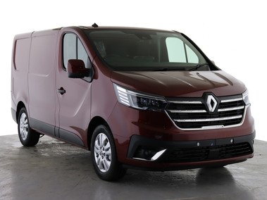 Renault trafic extra 2024 - dark red front view