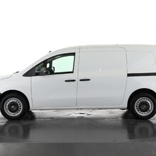 Long wheel base renault kangoo side view