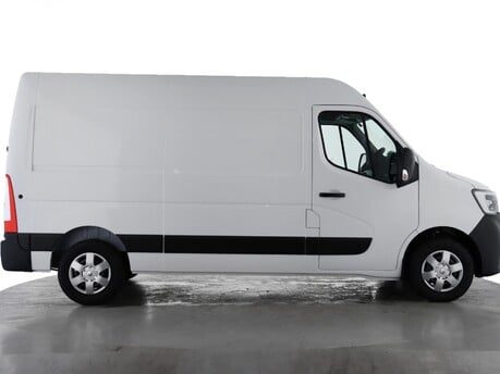 Renault Master MM33dCi 135 Advance Medium Roof Van 5