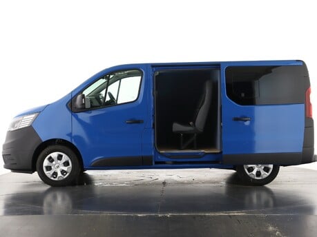 Renault Trafic SL28 Blue dCi 130 Business Crew Van Conversion 8