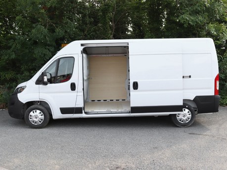 Peugeot Boxer 335 2.2 BlueHDi L3H2 Professional Premium Plus 140ps 7