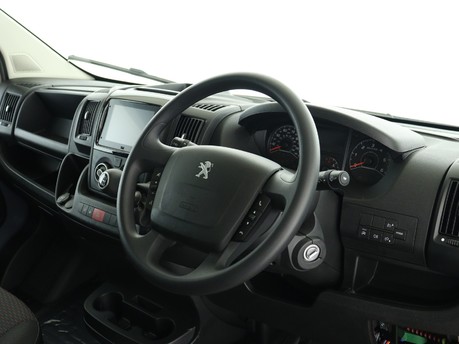 Peugeot Boxer 2.2 BlueHDi H2 Professional Premium Plus140ps 7