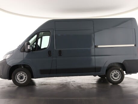 Peugeot Boxer 2.2 BlueHDi 140 L2H2 Van Professional 4