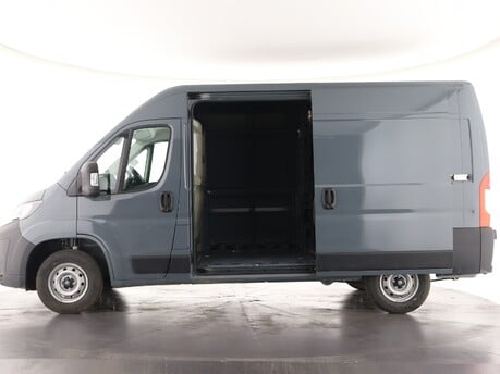 Peugeot Boxer 2.2 BlueHDi 140 L2H2 Van Professional 5