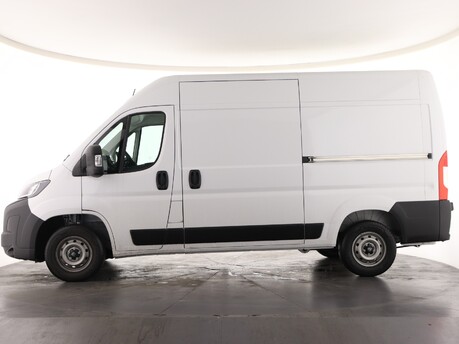 Peugeot Boxer 335 L2H2 2.2 BlueHDi Professional Premium+ 140ps 7