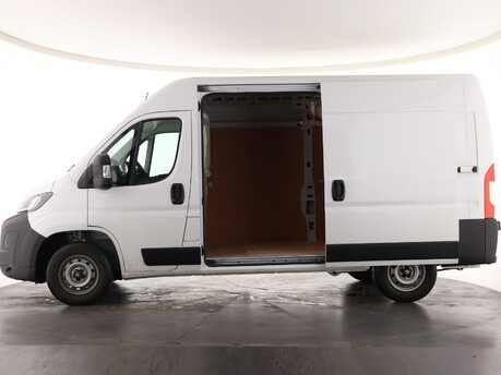 Peugeot Boxer 335 L2H2 2.2 BlueHDi Professional Premium+ 140ps 8