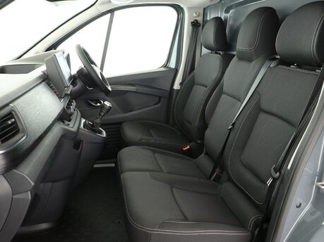 Renault Trafic LL30 Blue dCi 130 Extra [Safety] Van 11
