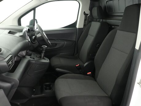 Vauxhall Combo Combo L1 Dynamic 2300 1.5 (100PS) TD 9