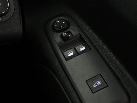 Vauxhall Combo Combo L1 Dynamic 2300 1.5 (100PS) TD 20