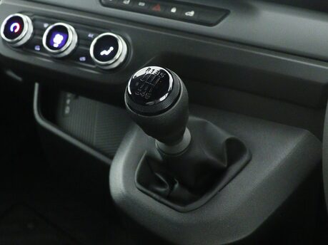 Renault Master MM35 Blue dCi 150 Advance Medium Roof 19