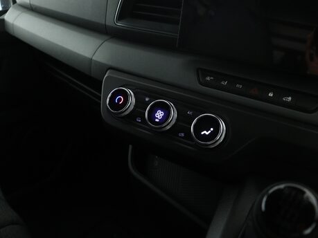 Renault Master MM35 Blue dCi 150 Advance Medium Roof 18