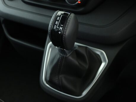 Renault Trafic LL30 Blue dCi 130 Extra [Safety] Van 20