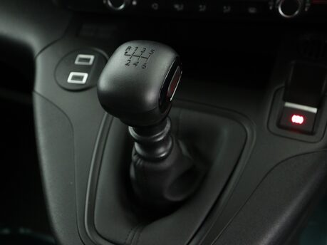 Peugeot Partner PV Long 1.5 BlueHDi 100 Asphalt MT6 18