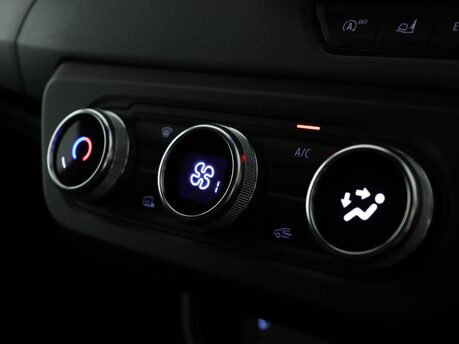 Renault Master LM35 Blue dCi 150 Advance Medium Roof Van 15