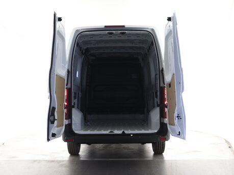 Renault Master LM35 Blue dCi 150 Advance Medium Roof Van 2