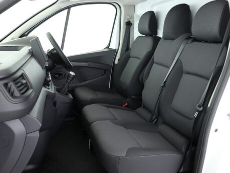 Renault Trafic LL30 Blue dCi 130 Advance [Safety] Van 9