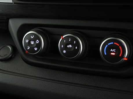 Renault Trafic LL30 Blue dCi 130 Extra [Safety] Van 18