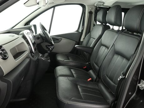 Renault Trafic SL27 ENERGY dCi 125 Sport Nav Crew Van 10