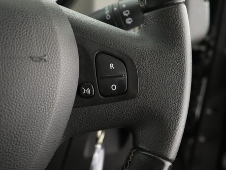 Renault Trafic SL27 ENERGY dCi 125 Sport Nav Crew Van 22