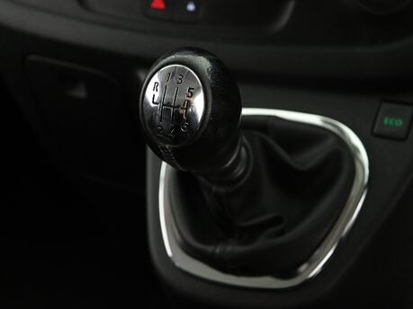 Renault Trafic SL27 ENERGY dCi 125 Sport Nav Crew Van 20