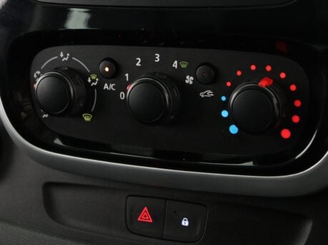 Renault Trafic SL27 ENERGY dCi 125 Sport Nav Crew Van 19