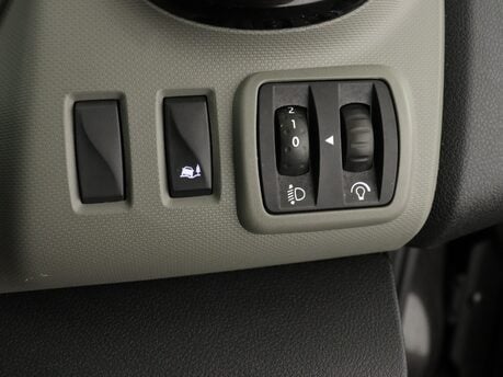 Renault Trafic SL27 ENERGY dCi 125 Sport Nav Crew Van 23