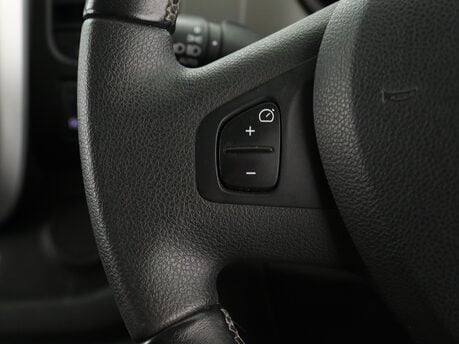 Renault Trafic SL27 ENERGY dCi 125 Sport Nav Crew Van 21