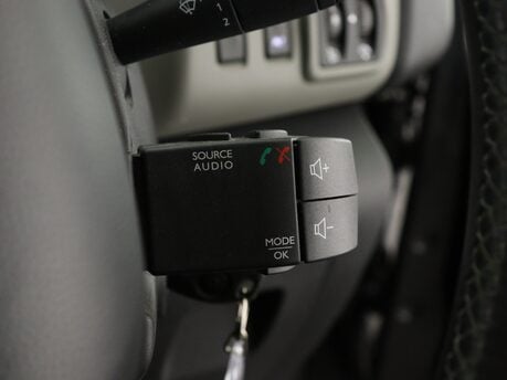 Renault Trafic SL27 ENERGY dCi 125 Sport Nav Crew Van 24